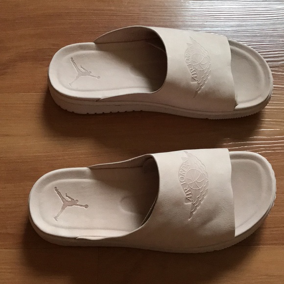 NWT Nike Air Jordan Beige Sandals. Size 7. - Picture 7 of 8